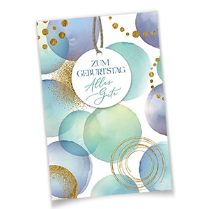 Vergrößere Abbildung Geburtstagskarte mit zartem Aquarellmuster in Blautönen, goldener Folienprägung und rundem Anhänger an gold-brauner Kordel