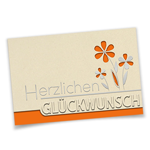 Vergrößere Abbildung Glückwunschkarten mit ausgestanzten Blüten, Silberfoliendruck, Blindprägung und orangefarbenem Einleger aus Naturkarton